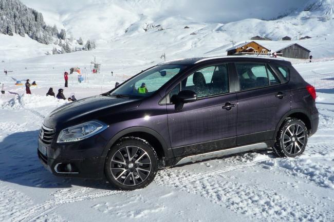 Exterieur_LifeStyle-Suzuki-SX4-SCross-Neige_5