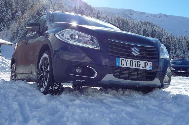 Exterieur_LifeStyle-Suzuki-SX4-SCross-Neige_1