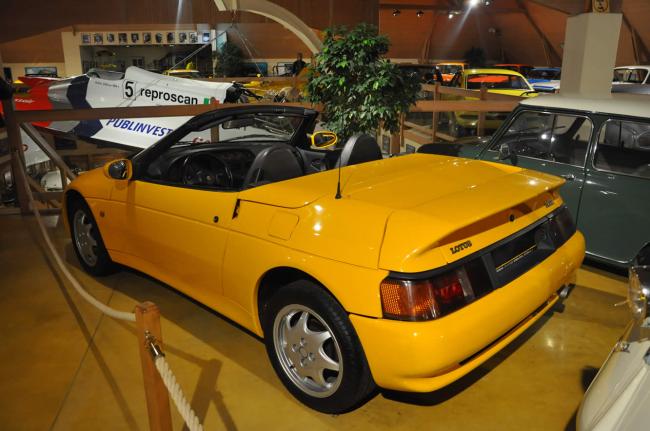 Exterieur_Lotus-Elan-1993_1