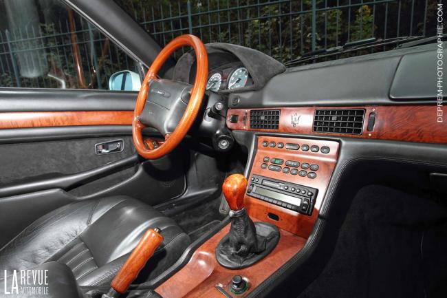 Interieur_Maserati-Biturbo_13