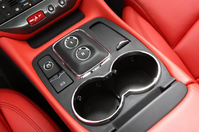 Exterieur_Maserati-GranCabrio-Sport_4