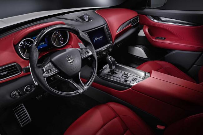 Interieur_Maserati-Levante-2016_25