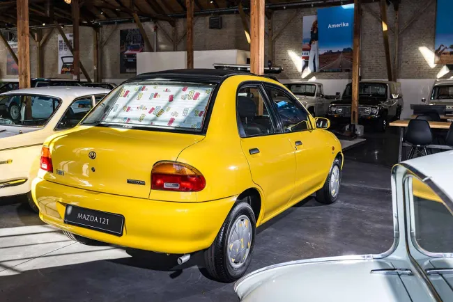 Mazda 121 "Goldy" : Façonnée pour Haribo et ses bonbons, Gold Bears