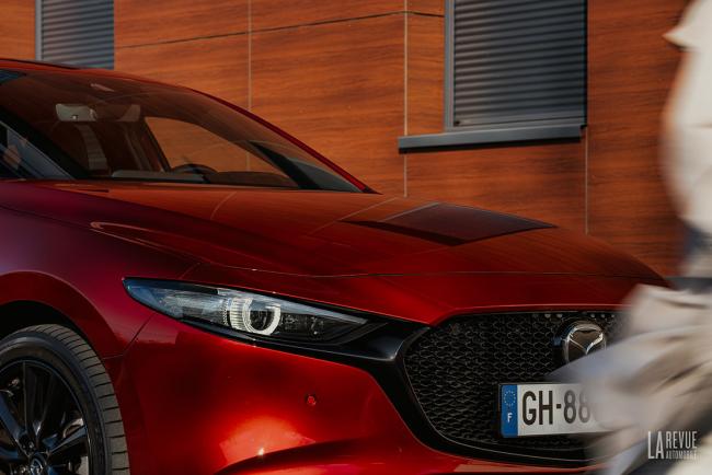 Exterieur_essai-mazda-3-exclusive-2-0l-e-skyactiv-x-mazda-m-hybrid-186ch_3