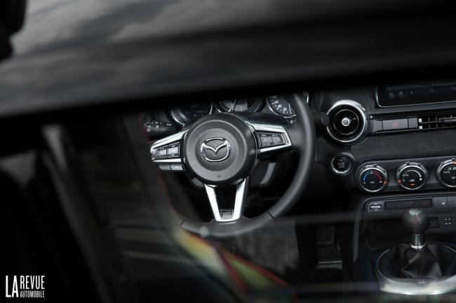 Interieur_Mazda-MX-5-RF-160_36