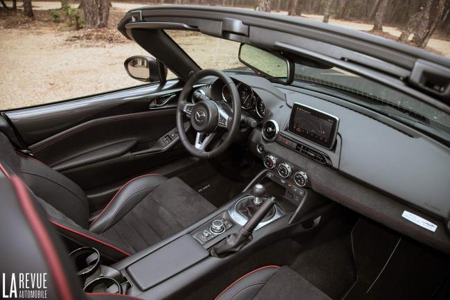 Interieur_Mazda-MX-5-RF-160_41