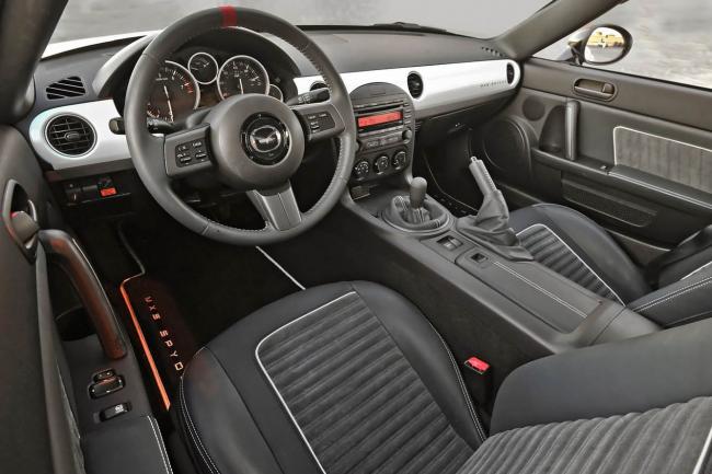 Interieur_Mazda-MX5-Spyder_15