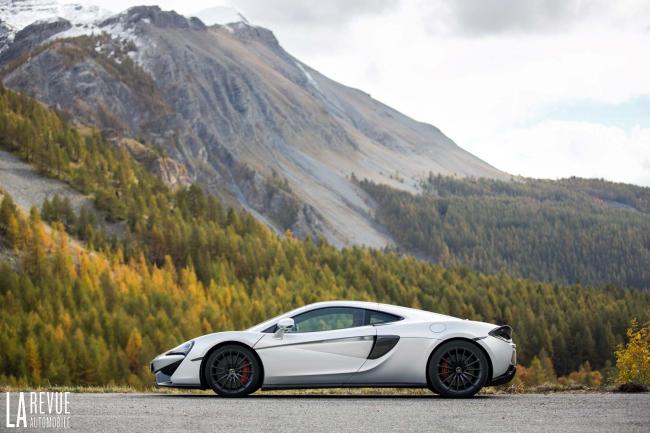 Exterieur_McLaren-570GT-2016_42