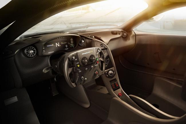 Interieur_McLaren-P1-GTR_9