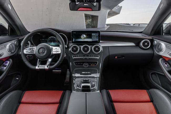 Interieur_Mercedes-AMG-C63-Coupe-2018_25