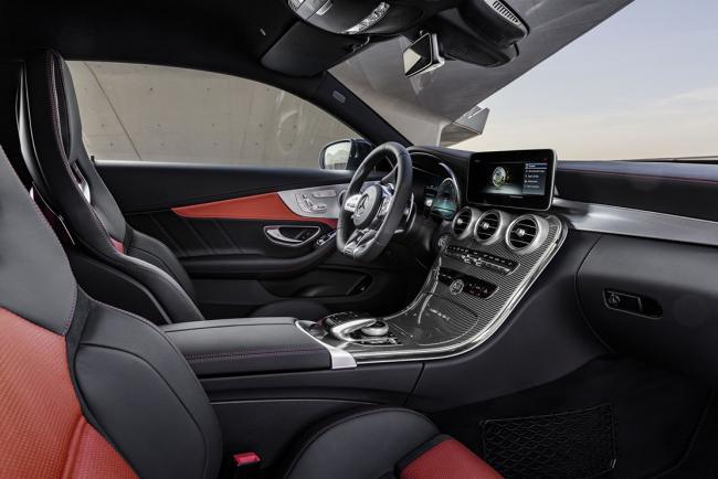 Interieur_Mercedes-AMG-C63-Coupe-2018_24