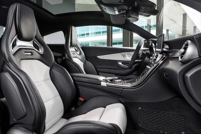 Interieur_Mercedes-AMG-C63-Coupe_0