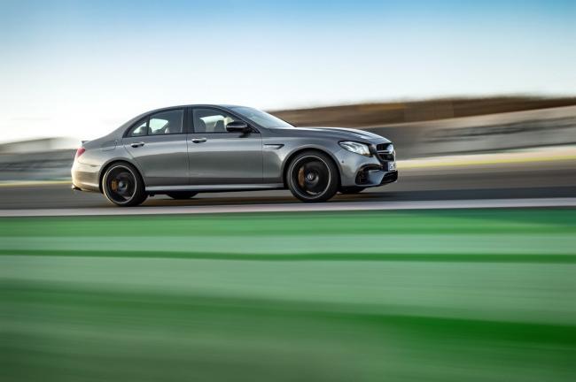 Exterieur_Mercedes-AMG-E-63-S-2016_11