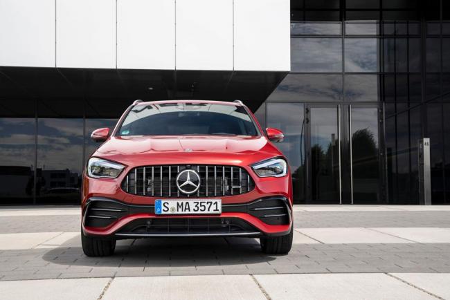 Exterieur_mercedes-amg-gla-35-4matic_3