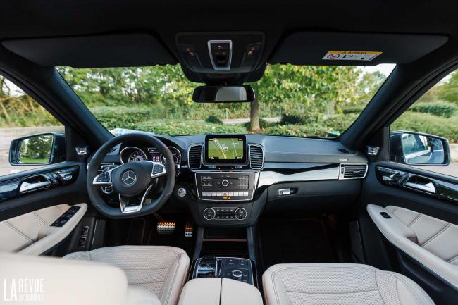 Interieur_Mercedes-AMG-GLS-63_48