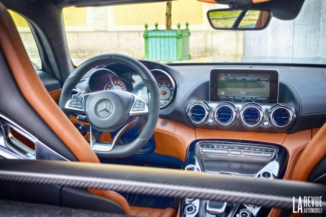 Interieur_Mercedes-AMG-GT_28