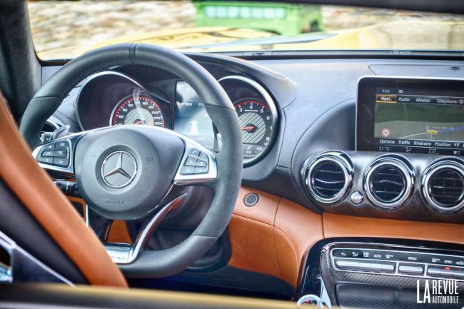 Interieur_Mercedes-AMG-GT_24