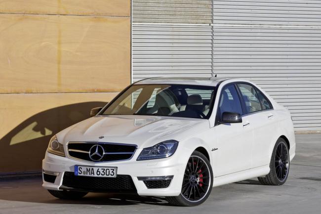 Exterieur_Mercedes-C63-AMG-2011_3