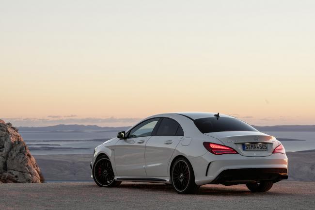 Exterieur_Mercedes-CLA-45-AMG_18