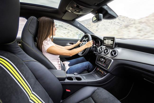 Interieur_Mercedes-CLA_12