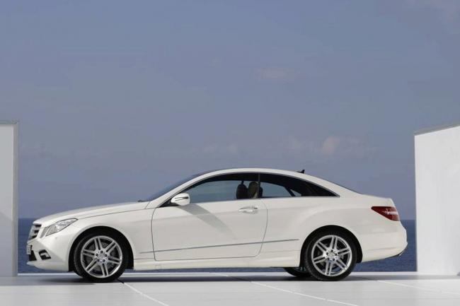 Exterieur_Mercedes-Class-E-2009-Coupe_1