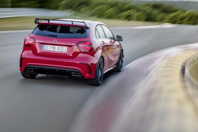 Exterieur_Mercedes-Classe-A45-AMG-2016_11