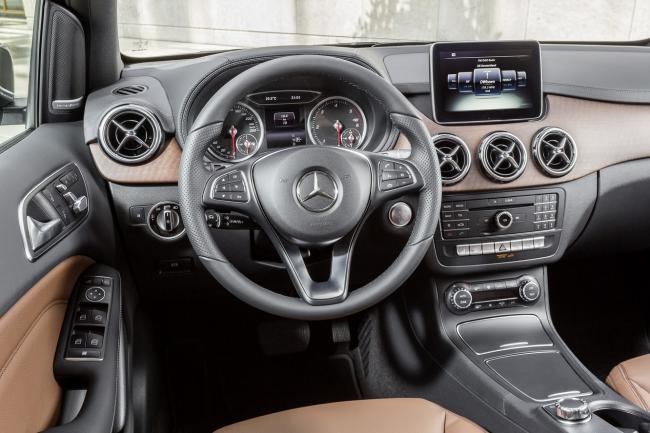 Interieur_Mercedes-Classe-B-2014_30