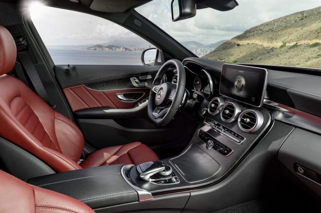 Interieur_Mercedes-Classe-C-2014_20