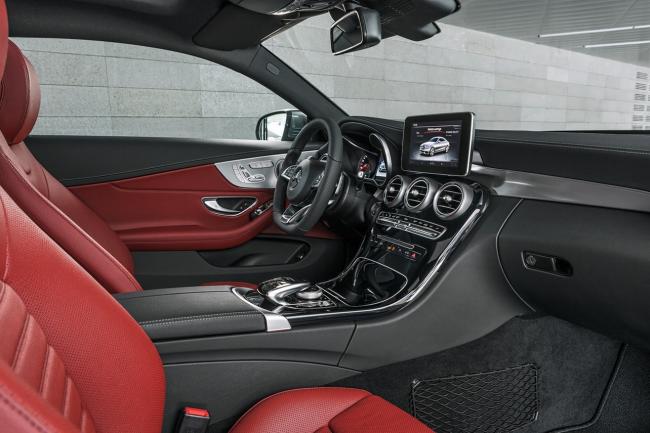 Interieur_Mercedes-Classe-C-Coupe-2016_18