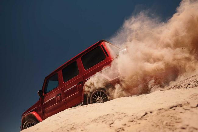 À 40 ans, Le Mercedes Classe G  affronte la gravité en vidéo