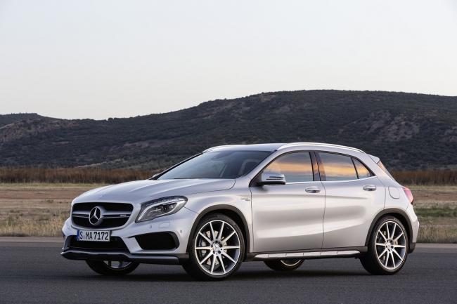 Exterieur_Mercedes-GLA-45-AMG_0