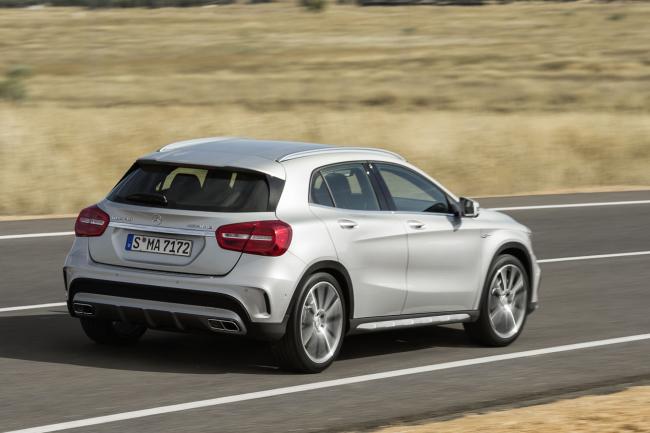 Exterieur_Mercedes-GLA-45-AMG_2