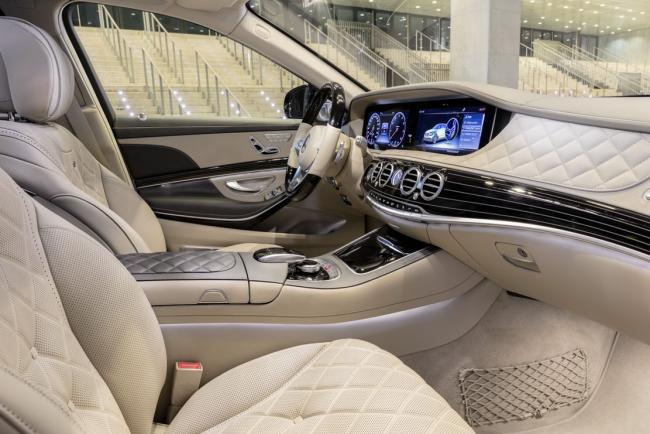 Interieur_Mercedes-Maybach-Classe-S-2017_10