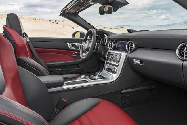 Interieur_Mercedes-SLC_12