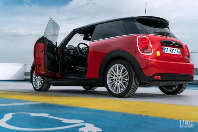 Essai MINI Cooper SE au quotidien : derrière les apparences…