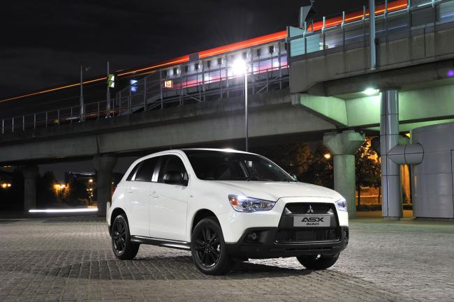 Exterieur_Mitsubishi-ASX-Black_4