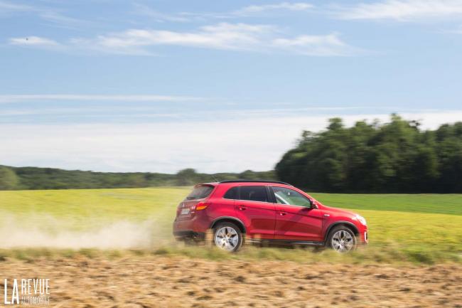 Essai mitsubishi asx suivez la route sans revetement 