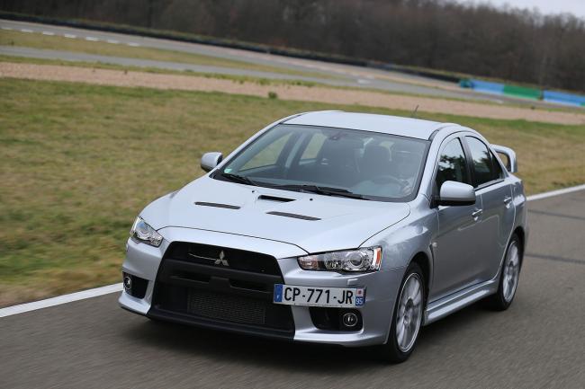 Exterieur_Mitsubishi-Lancer-EVO_8