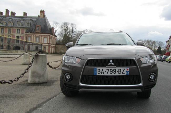 Exterieur_Mitsubishi-Outlander-DI-D-Instyle_4