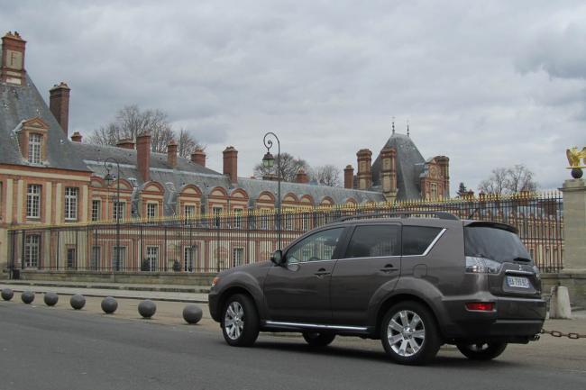 Exterieur_Mitsubishi-Outlander-DI-D-Instyle_1