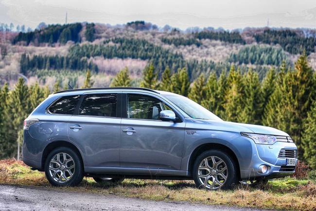 Exterieur_Mitsubishi-Outlander-Electric_16