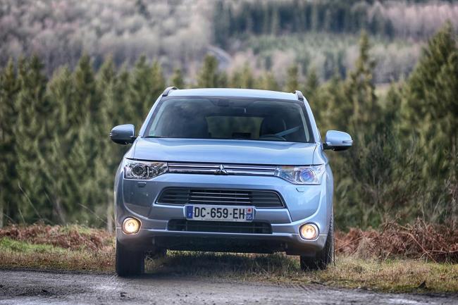 Exterieur_Mitsubishi-Outlander-Electric_1