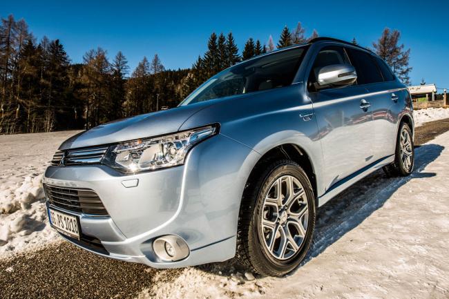 Exterieur_Mitsubishi-Outlander-PHEV_2