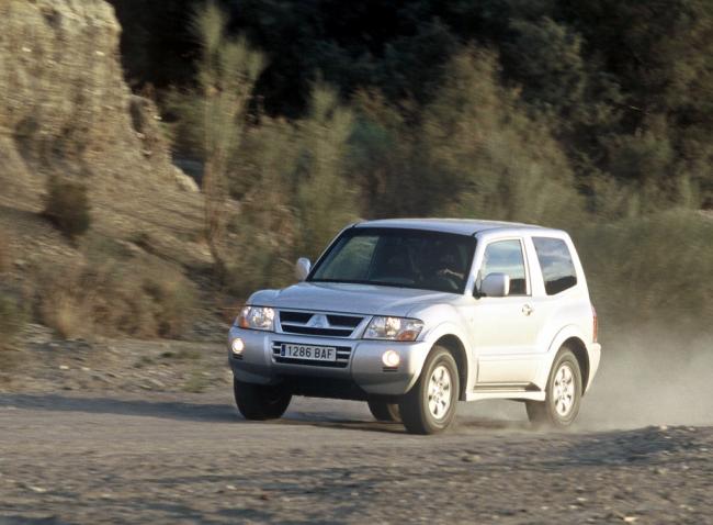 Exterieur_Mitsubishi-Pajero_5