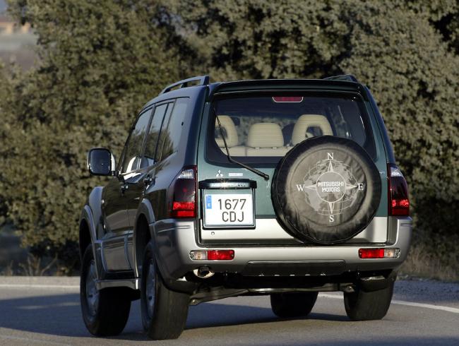 Exterieur_Mitsubishi-Pajero_2