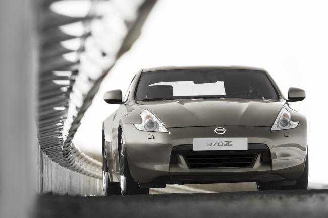 Exterieur_Nissan-370Z-2011_4