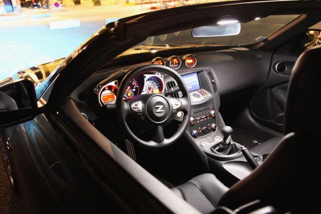 Interieur_Nissan-370Z-Roadster-Pack_26