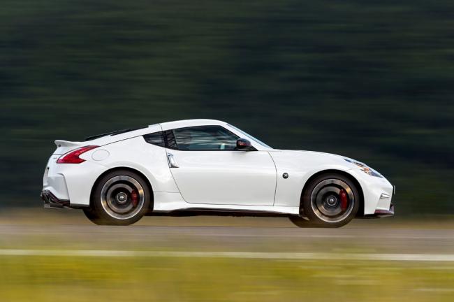 Exterieur_Nissan-370z-Nismo-2015-europe_2