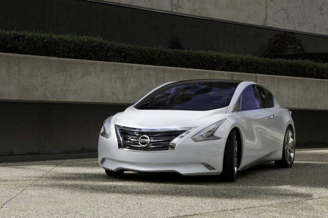 Exterieur_Nissan-Ellure-Concept_1