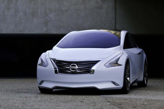 Exterieur_Nissan-Ellure-Concept_2